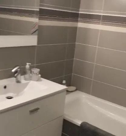 Joli De Standing Meuble Avec Balcon Plein Centre Ville Апартаменты Ла-Рошель