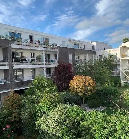 Joli De Standing Meuble Avec Balcon Plein Centre Ville *